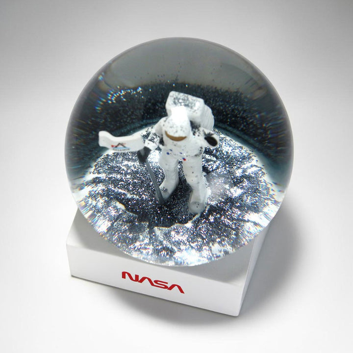 NASA SNOW GLOBE 宇宙飛行士 スノードーム