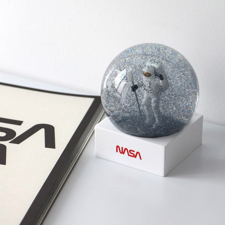 NASA SNOW GLOBE 宇宙飛行士 スノードーム